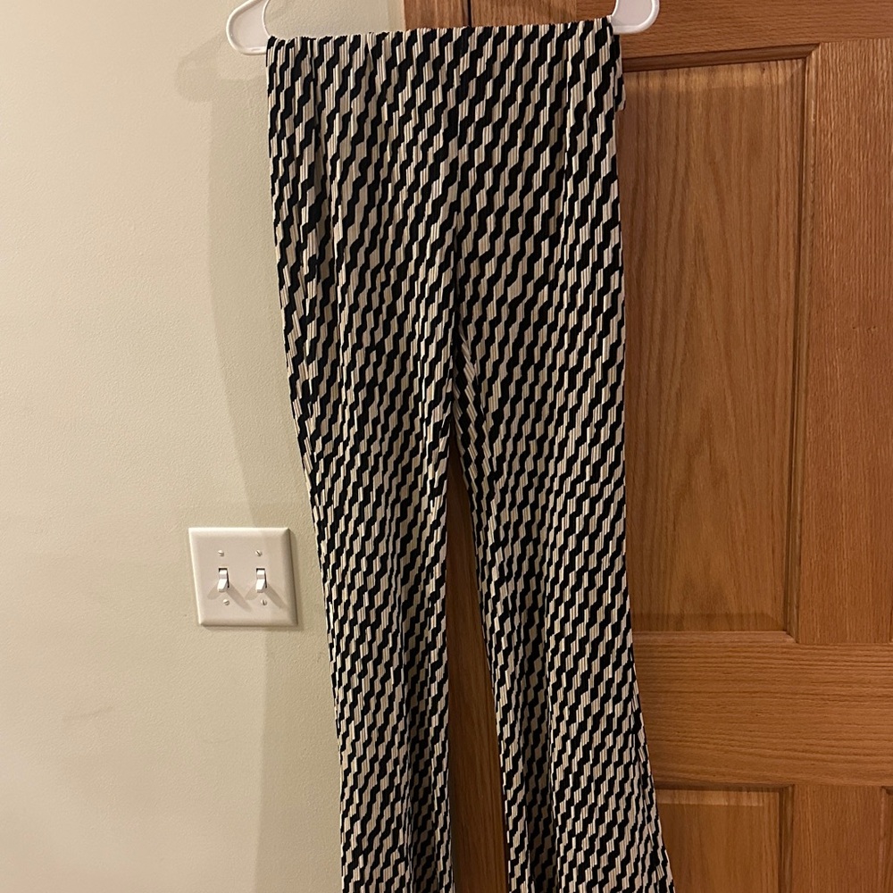 H&M Black and Cream Patterned Pants